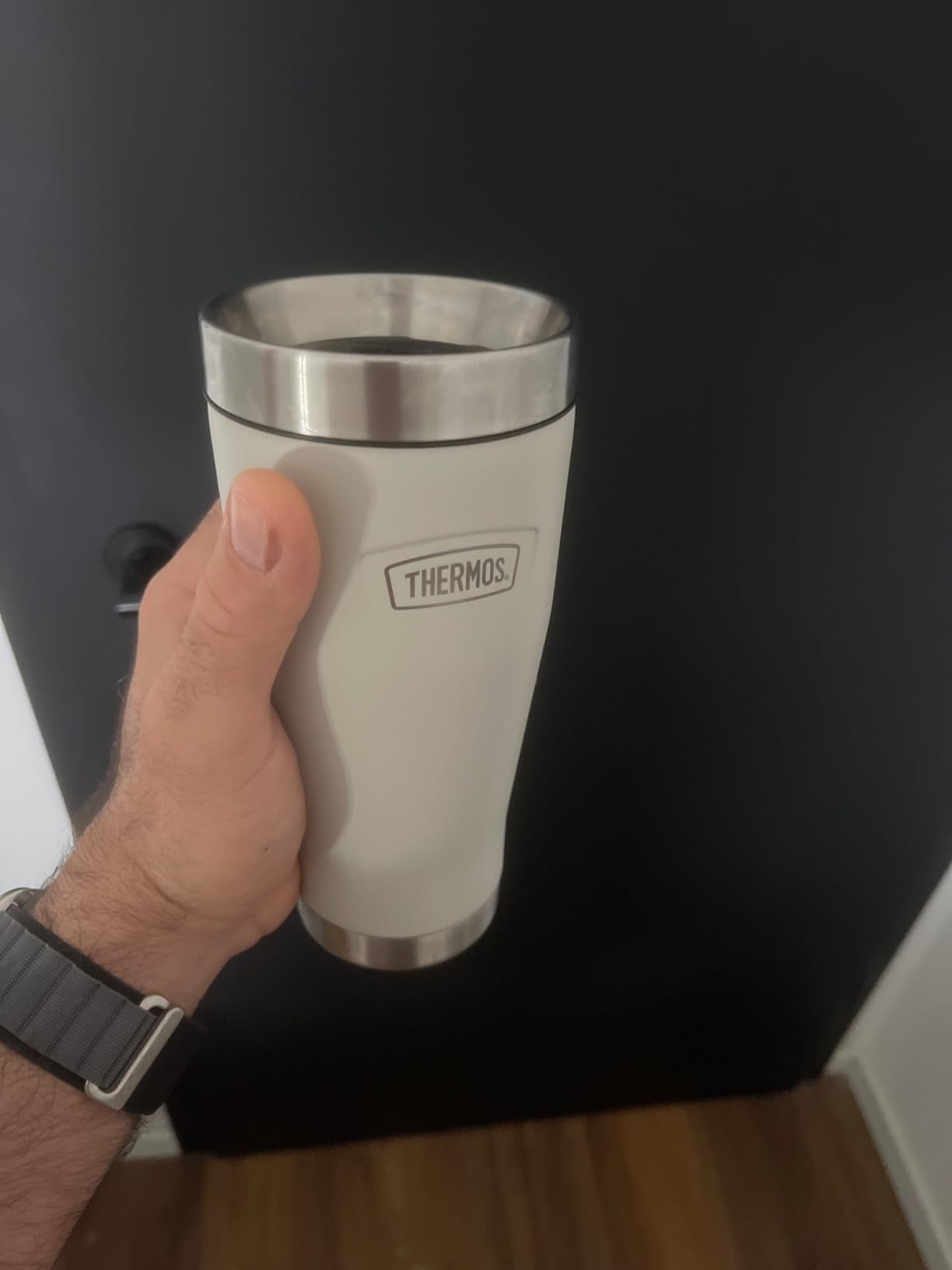 Endlich ein Becher, der nicht schwitzt