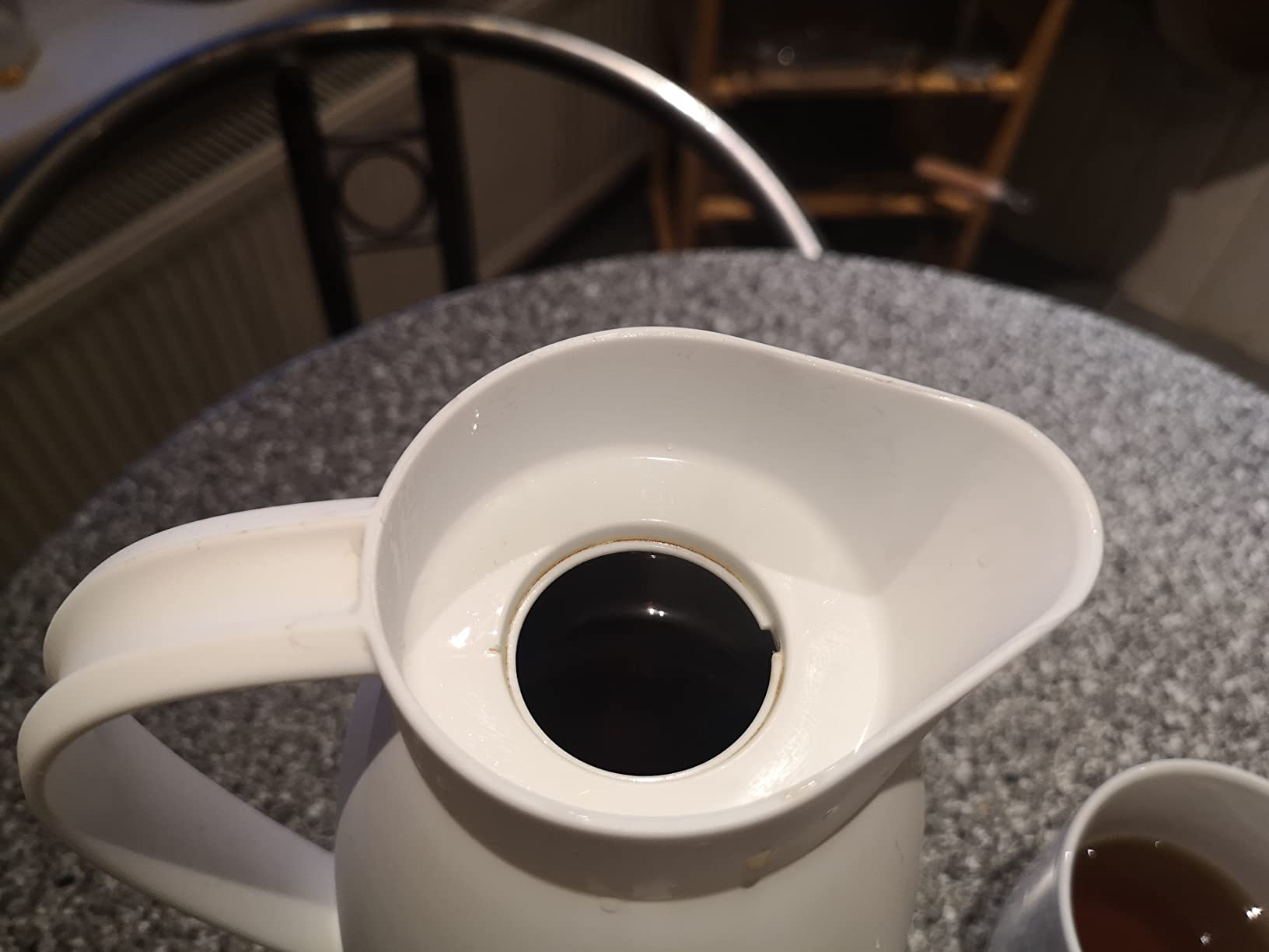 Solide Kanne mit schöner Optik