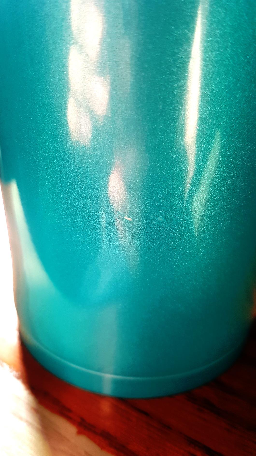Guter Becher mit kleinem Makel