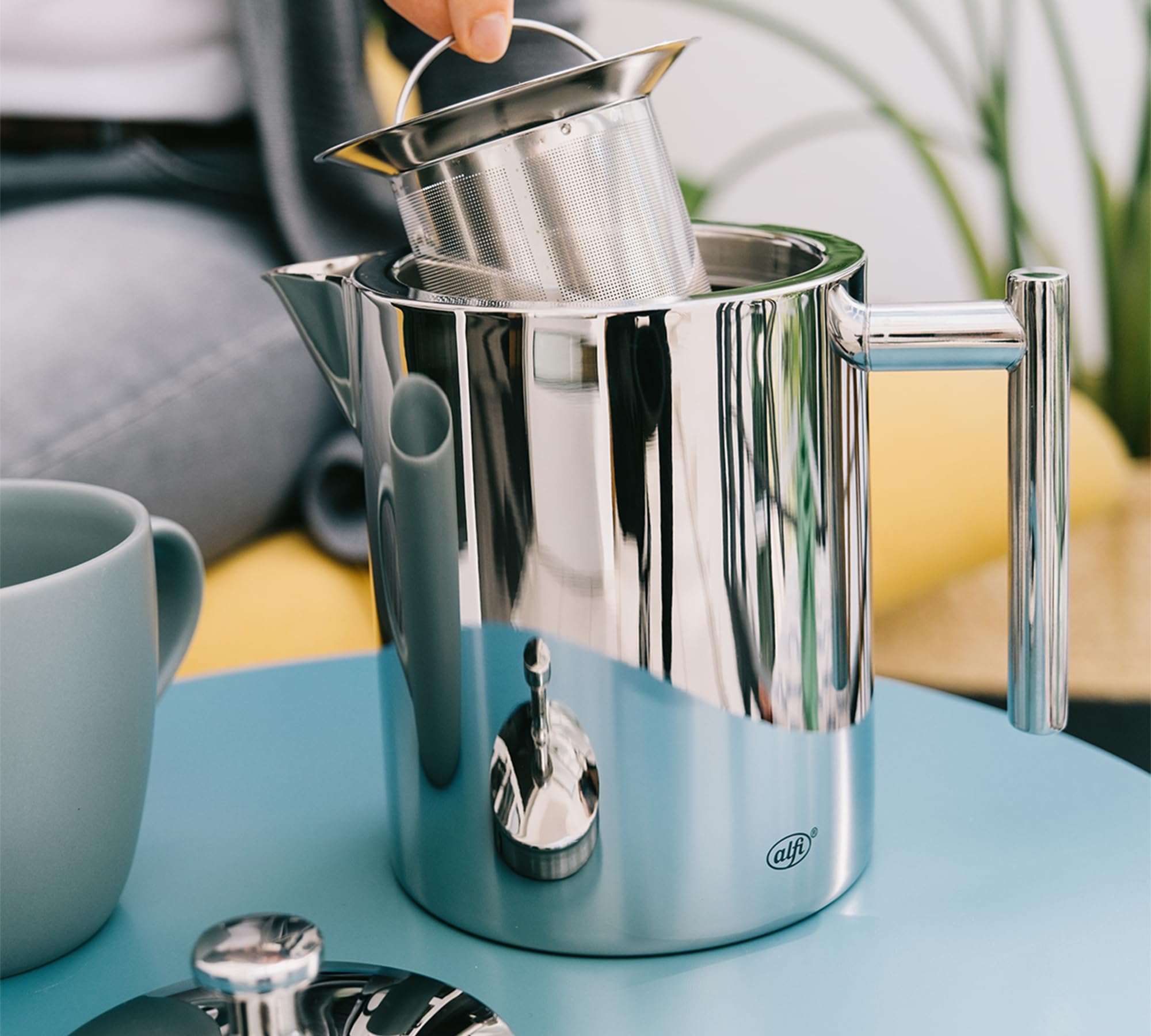 alfi-tea-pot-teekanne-1-40-l-aus-poliertem-edelstahl-mit-integriertem-teefilter- image 2